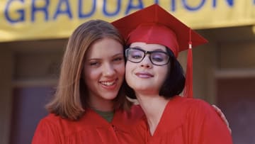 Thora Birch and Scarlett Johansson starred in Ghost World (2001), based on the comic book by Daniel Clowes.